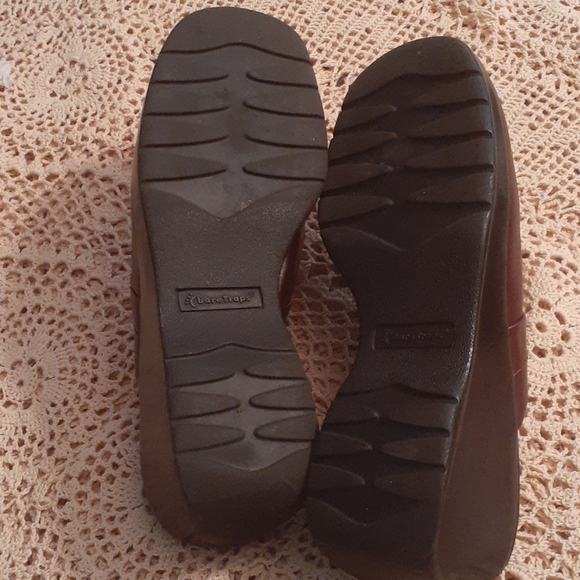 Bear Trap Brown Mules - Picture 4 of 5